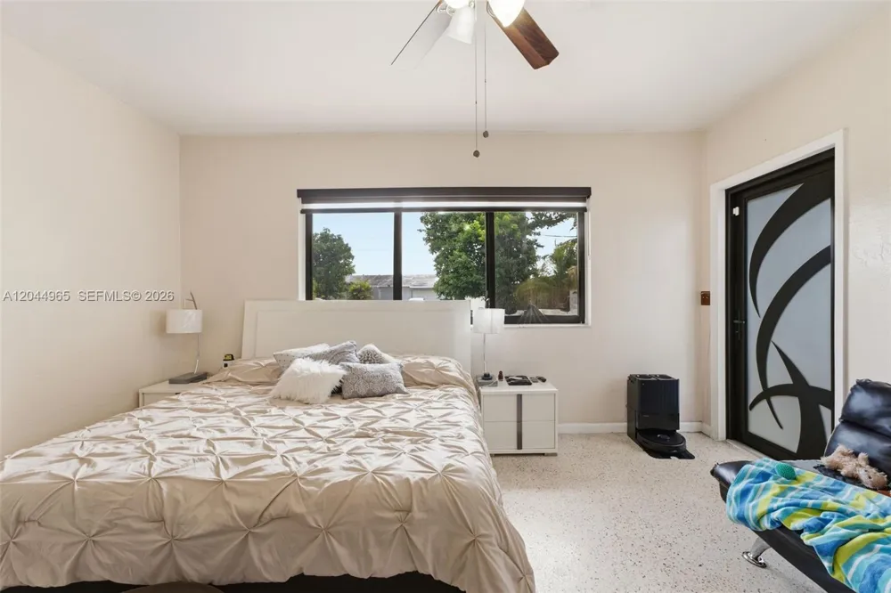 1421 SW 76 ct Miami, FL 33144