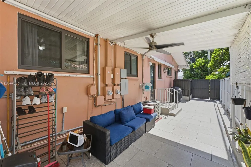 1421 SW 76 ct Miami, FL 33144