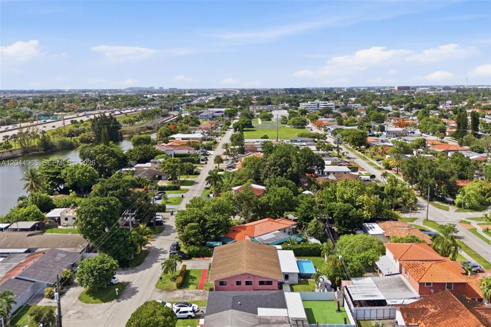1421 SW 76 ct Miami, FL 33144