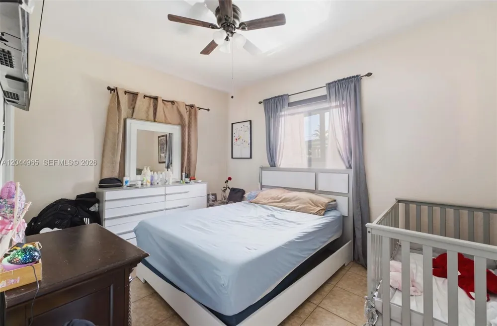 1421 SW 76 ct Miami, FL 33144