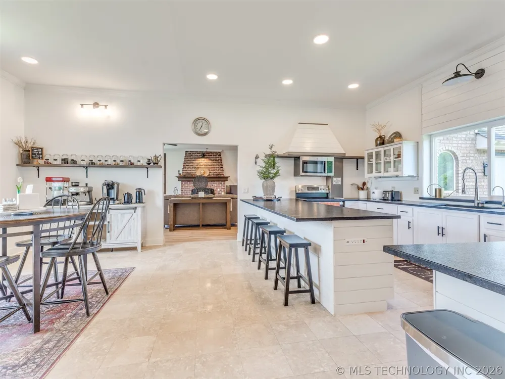 397960 W 4000 ROAD Skiatook, OK 74070