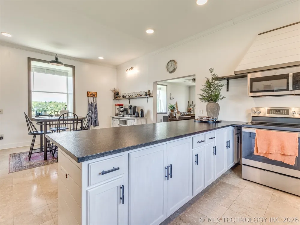 397960 W 4000 ROAD Skiatook, OK 74070
