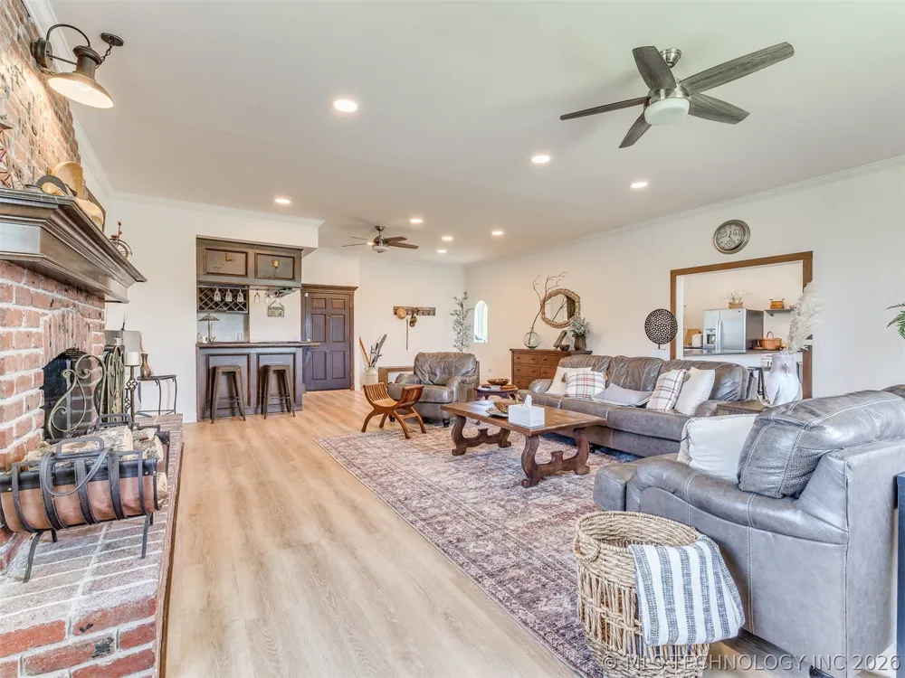397960 W 4000 ROAD Skiatook, OK 74070