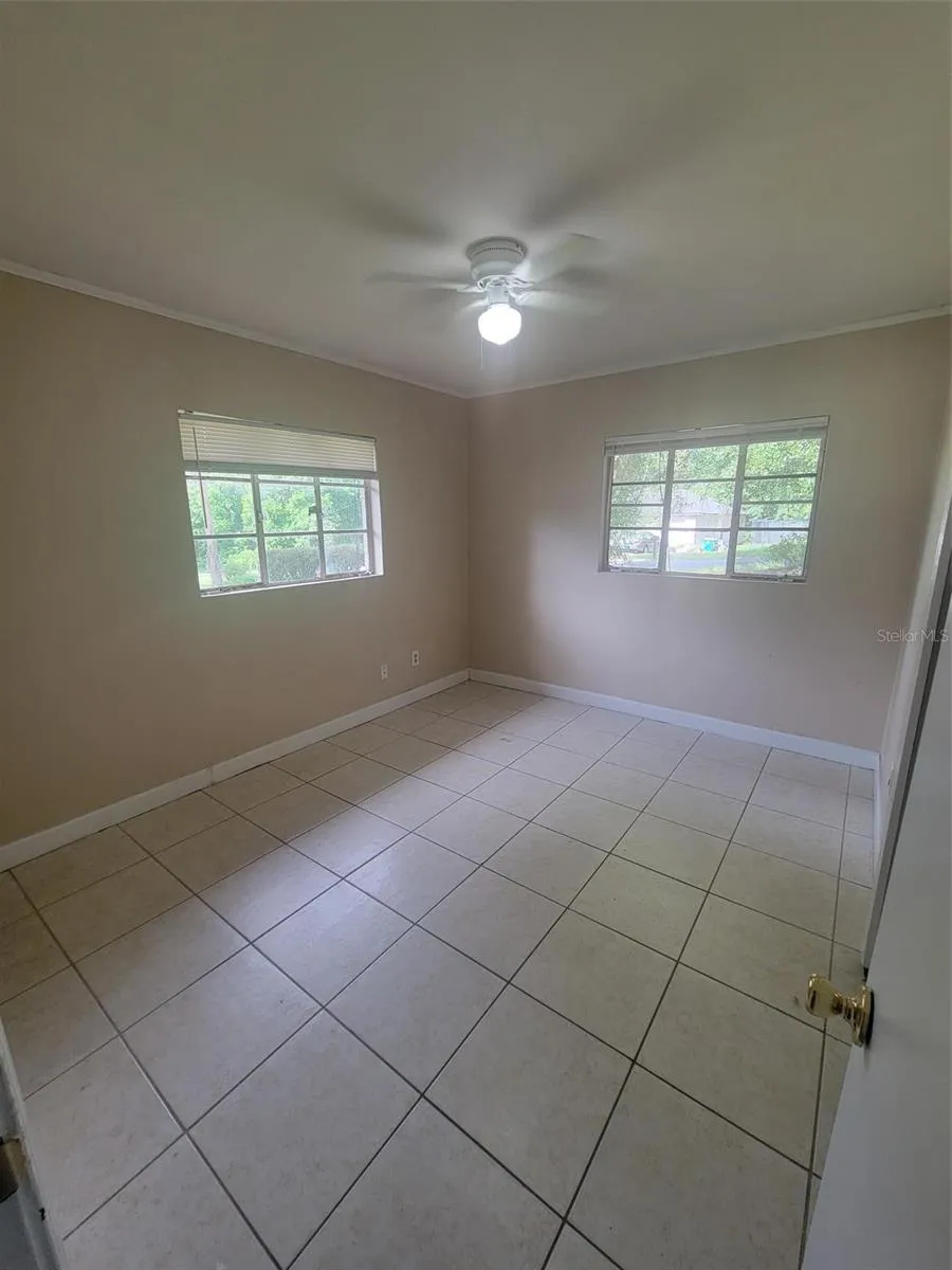 729 E CAROLINA AVENUE Deland, FL 32724