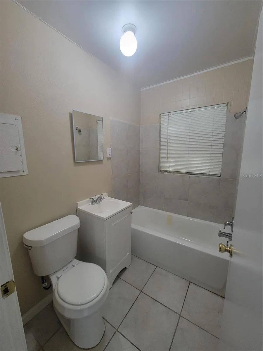 729 E CAROLINA AVENUE Deland, FL 32724
