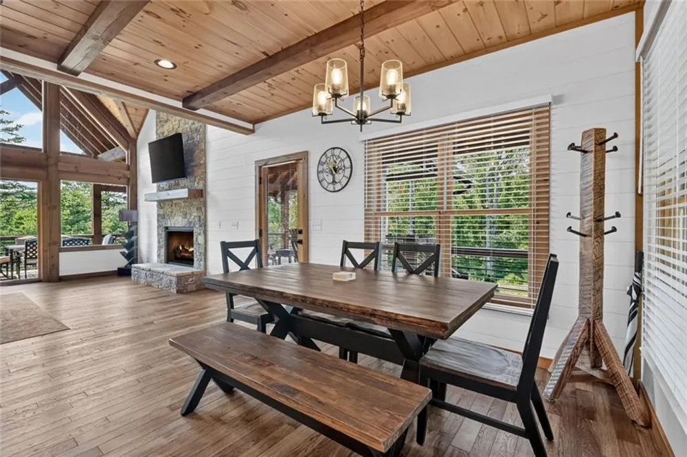 279 Shallow Water Trail Talking Rock, GA 30175