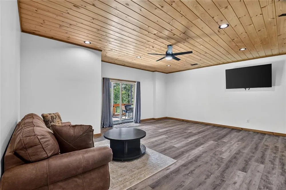 279 Shallow Water Trail Talking Rock, GA 30175