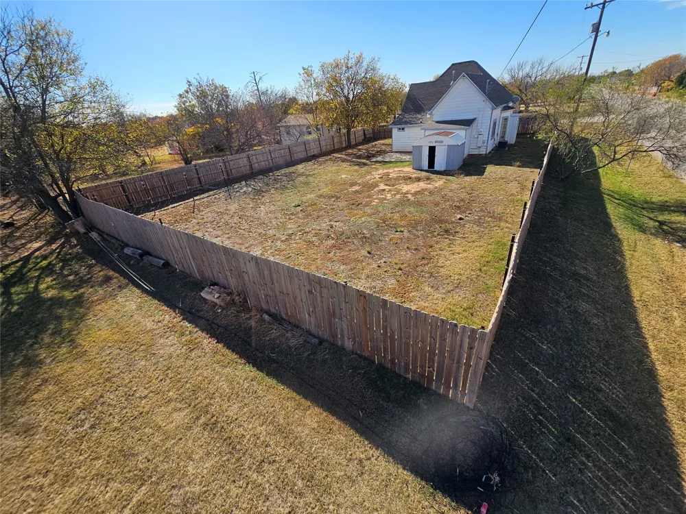 101 S Walnut Avenue Petrolia, TX 76377
