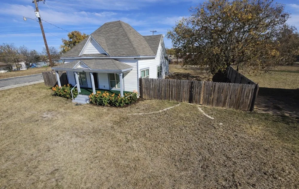 101 S Walnut Avenue Petrolia, TX 76377