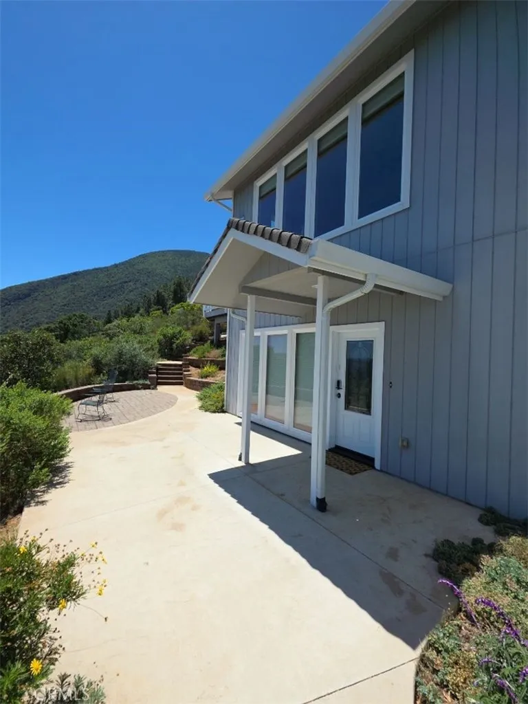 8115 Mountain Creast Drive Kelseyville, CA 95451