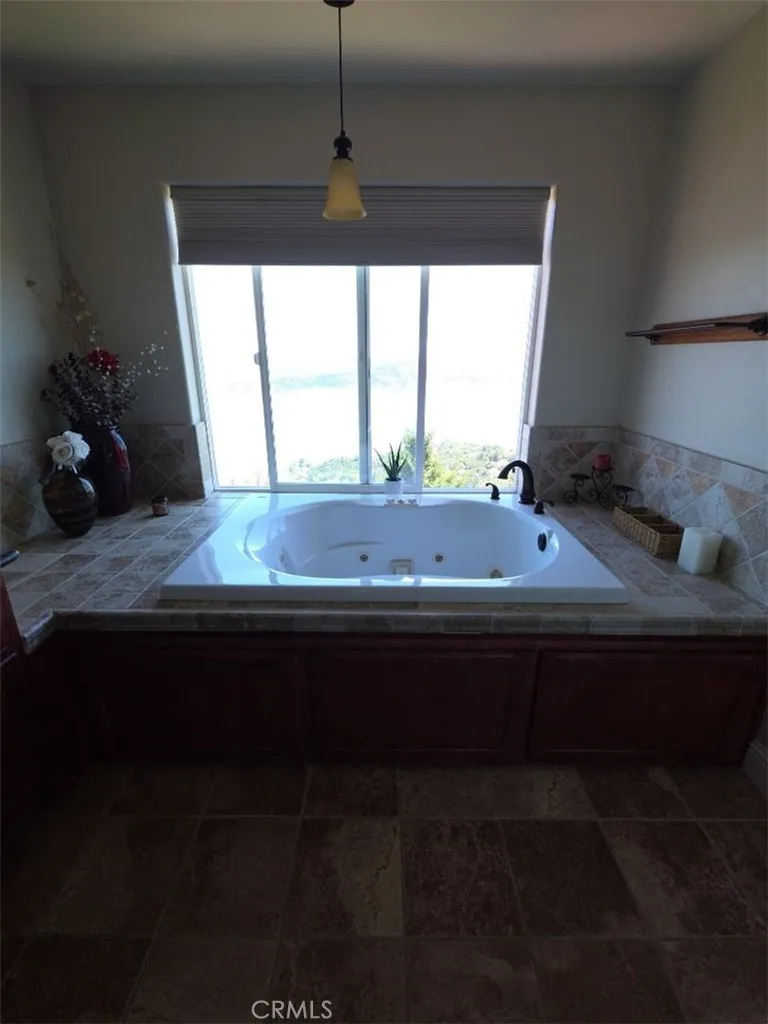 8115 Mountain Creast Drive Kelseyville, CA 95451