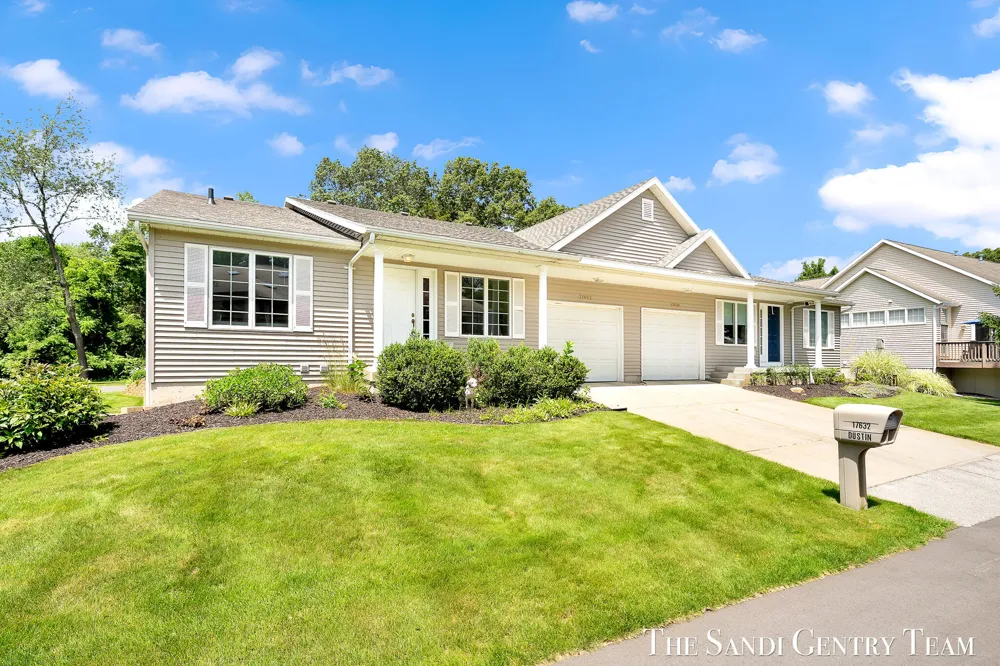 17632 Dustin Drive Spring Lake, MI 49456