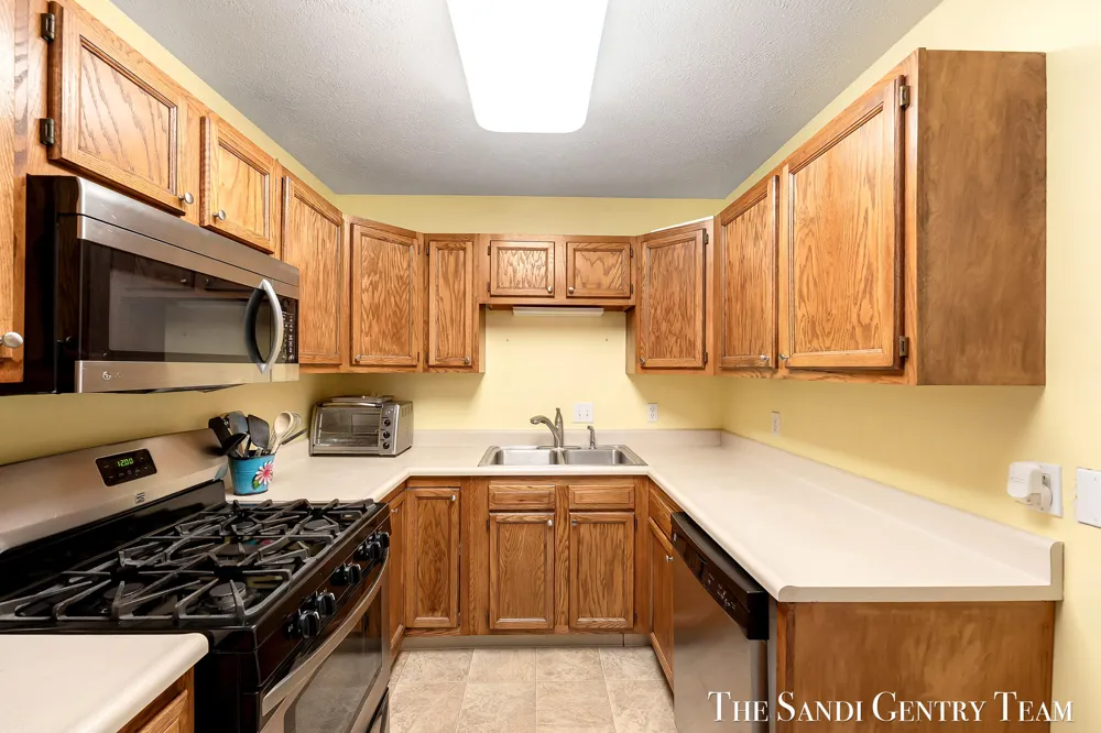 17632 Dustin Drive Spring Lake, MI 49456