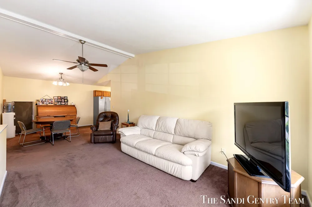 17632 Dustin Drive Spring Lake, MI 49456