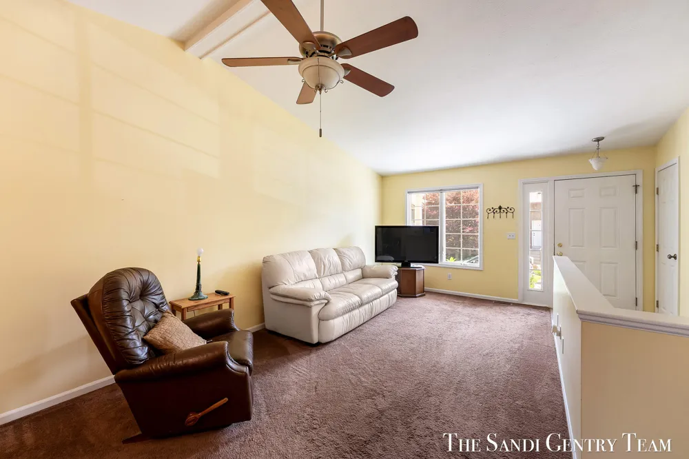 17632 Dustin Drive Spring Lake, MI 49456