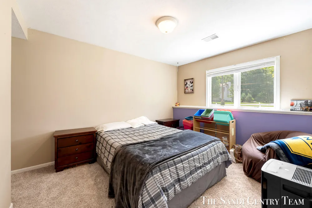 17632 Dustin Drive Spring Lake, MI 49456