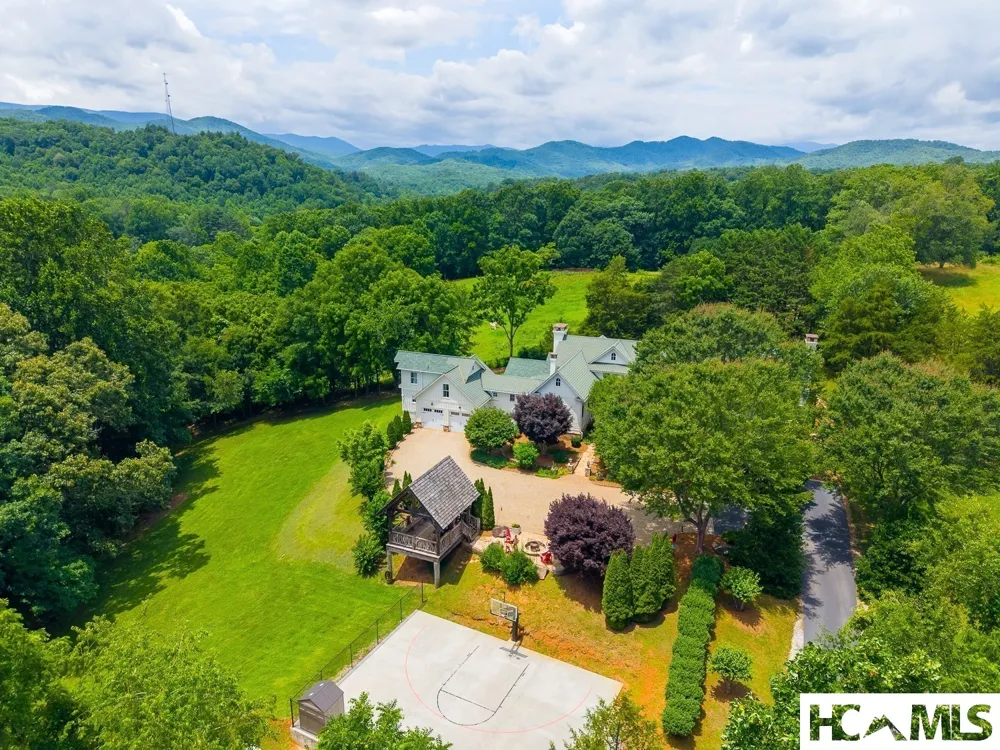 739 Mark Dowdle Road Franklin, NC 28734