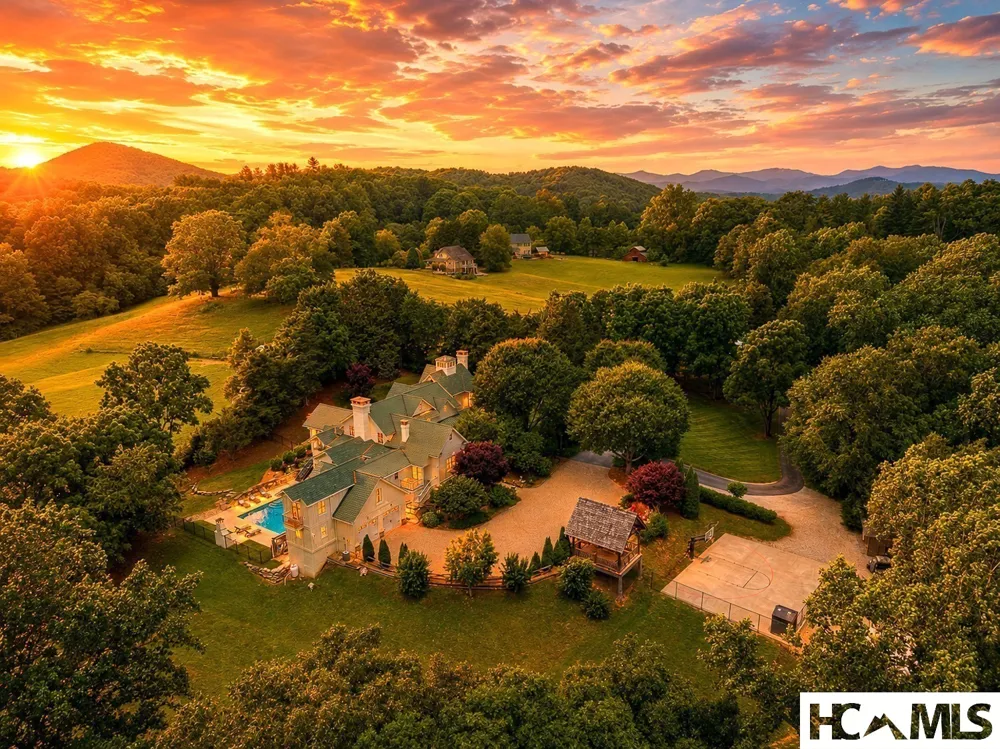 739 Mark Dowdle Road Franklin, NC 28734
