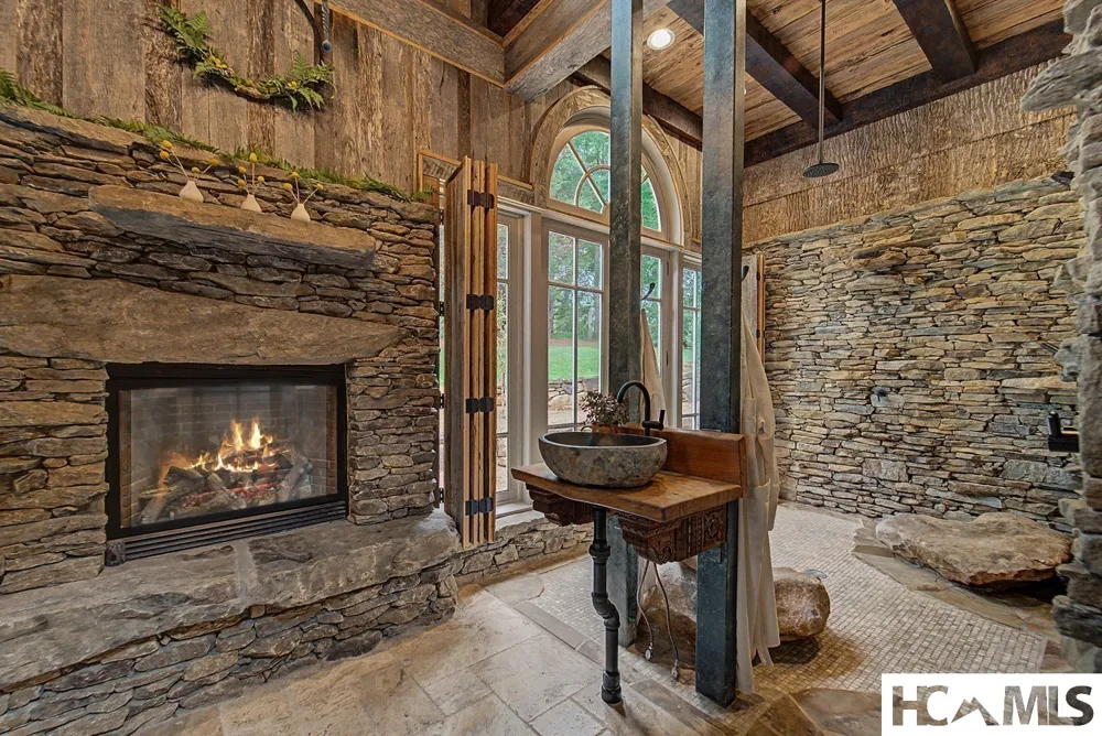739 Mark Dowdle Road Franklin, NC 28734