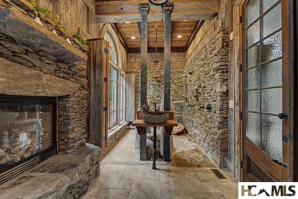 739 Mark Dowdle Road Franklin, NC 28734