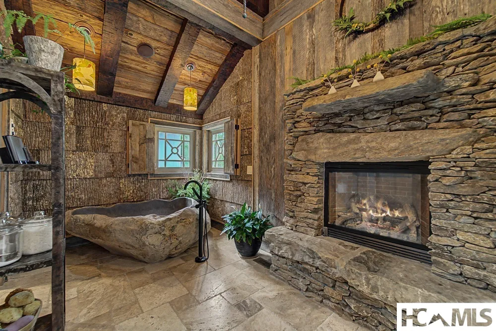 739 Mark Dowdle Road Franklin, NC 28734
