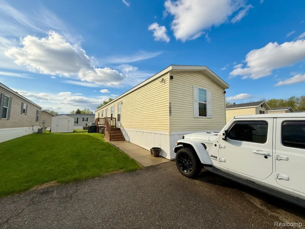 1567 Ocher St. Novi City, MI 48374