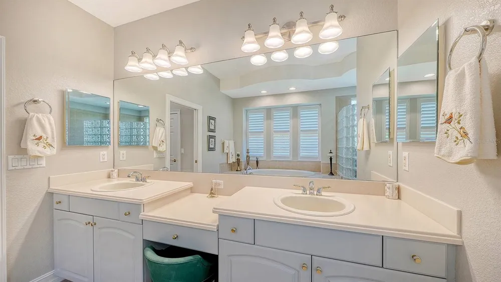 225 PESARO DRIVE North Venice, FL 34275