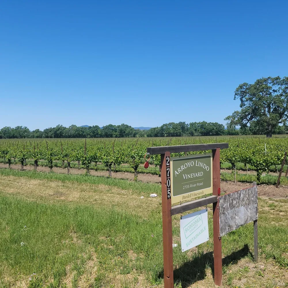 2705 River Road Windsor, CA 95492
