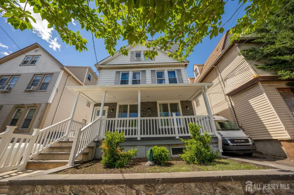 946 Emma Street Elizabeth, NJ 07201
