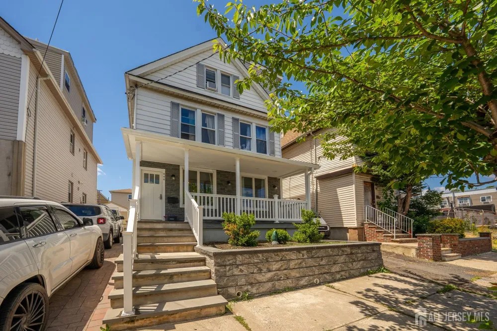 946 Emma Street Elizabeth, NJ 07201