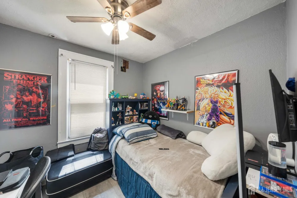 946 Emma Street Elizabeth, NJ 07201