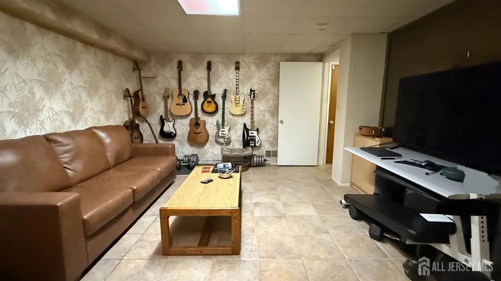 24 Emerald Lane Old Bridge, NJ 08857