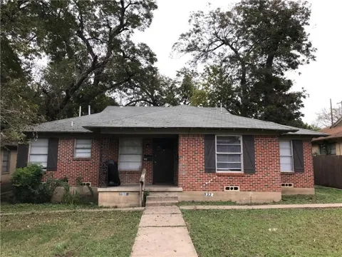 932 Harlandale Avenue #932