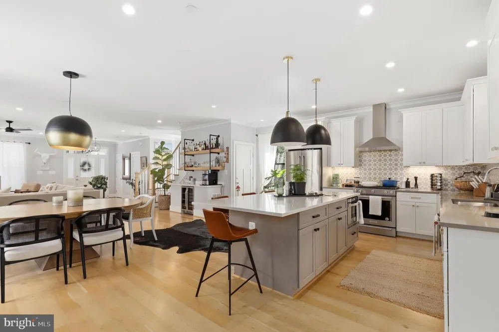 907 MAPLE AVENUE Rockville, MD 20851