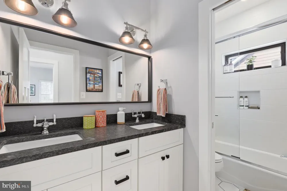 907 MAPLE AVENUE Rockville, MD 20851