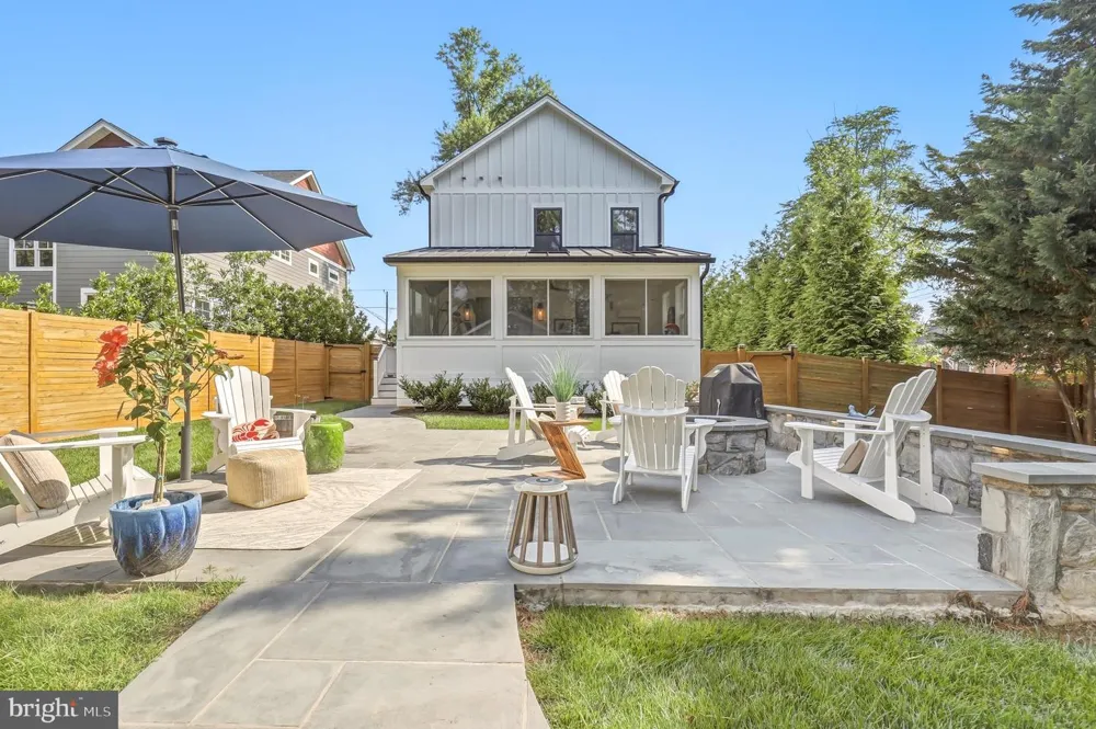 907 MAPLE AVENUE Rockville, MD 20851