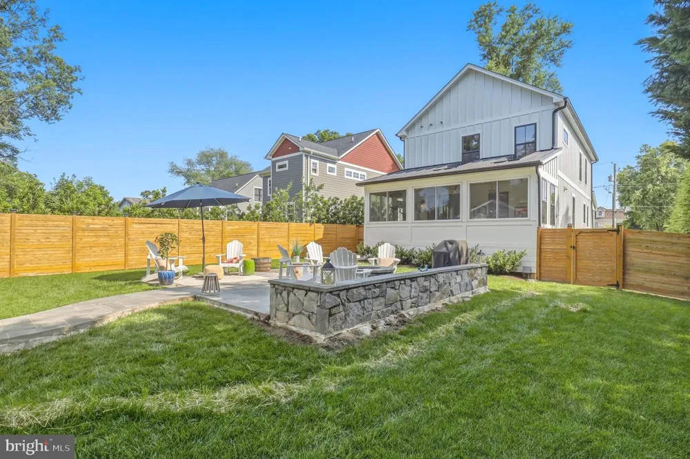 907 MAPLE AVENUE Rockville, MD 20851