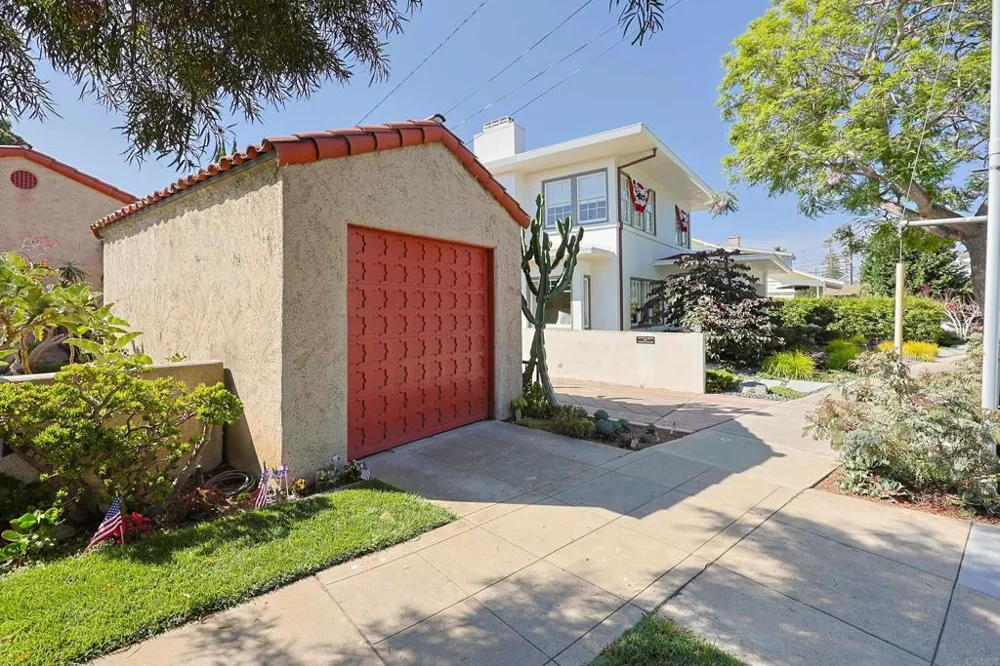 1027 Adella Coronado, CA 92118
