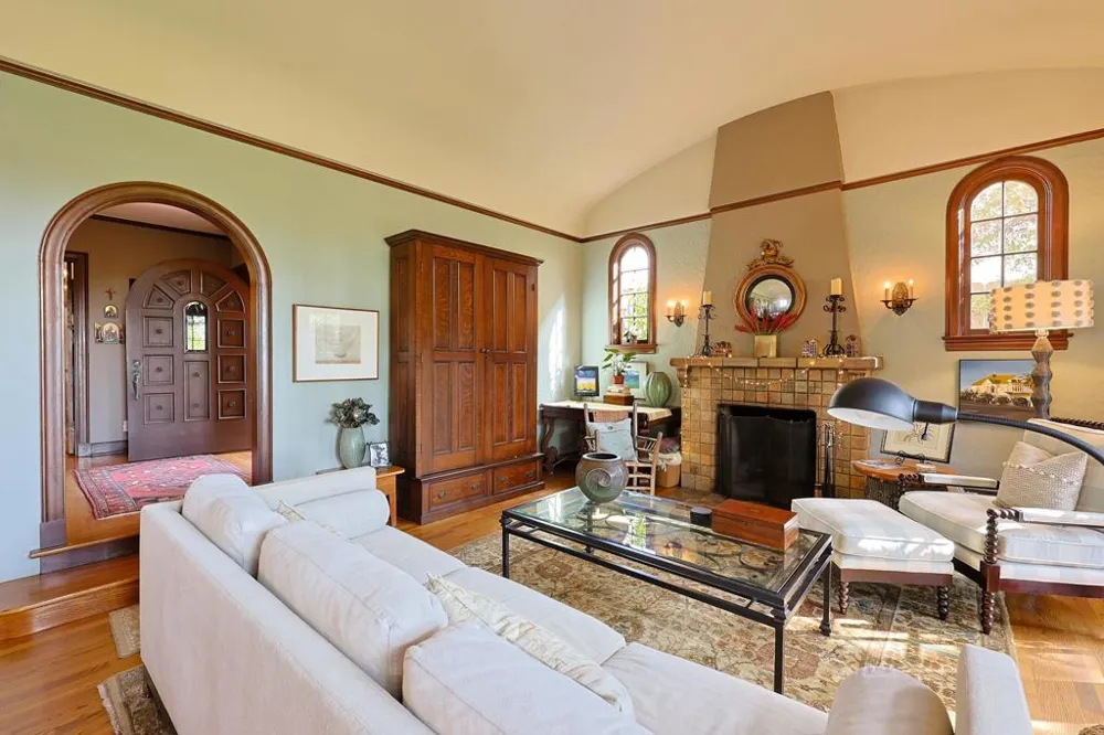 1027 Adella Coronado, CA 92118