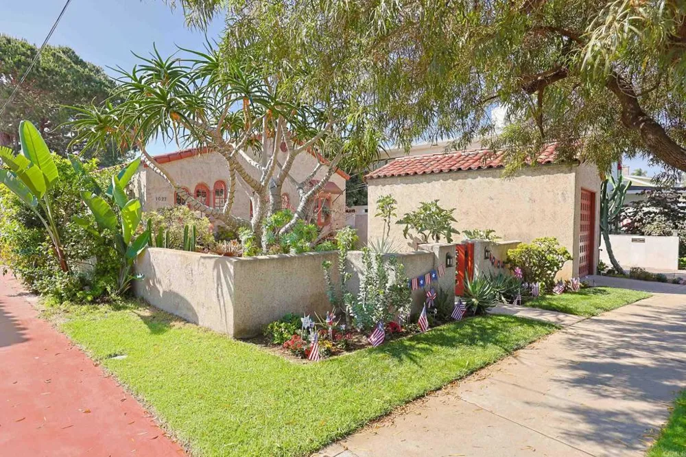 1027 Adella Coronado, CA 92118