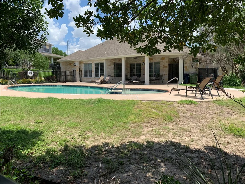 1900 Scofield Ridge Parkway #1202 Austin, TX 78727