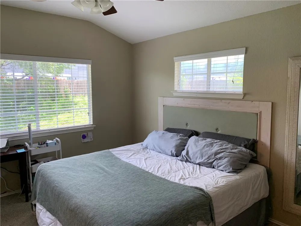 1900 Scofield Ridge Parkway #1202 Austin, TX 78727