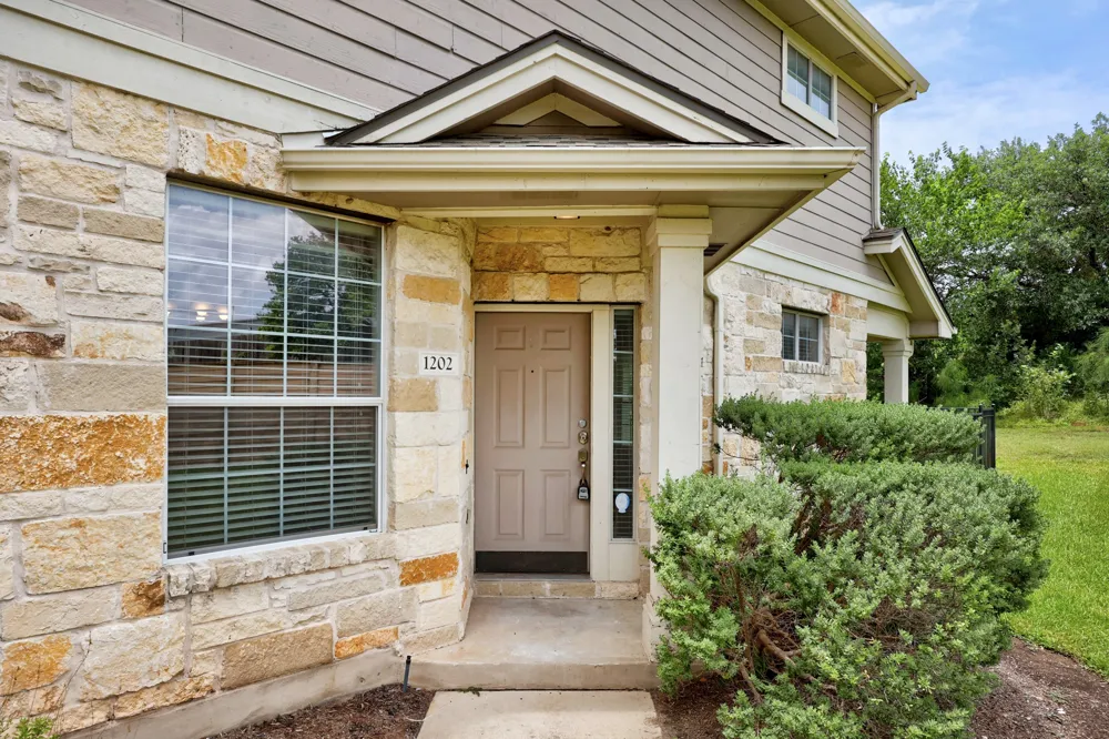 1900 Scofield Ridge Parkway #1202 Austin, TX 78727