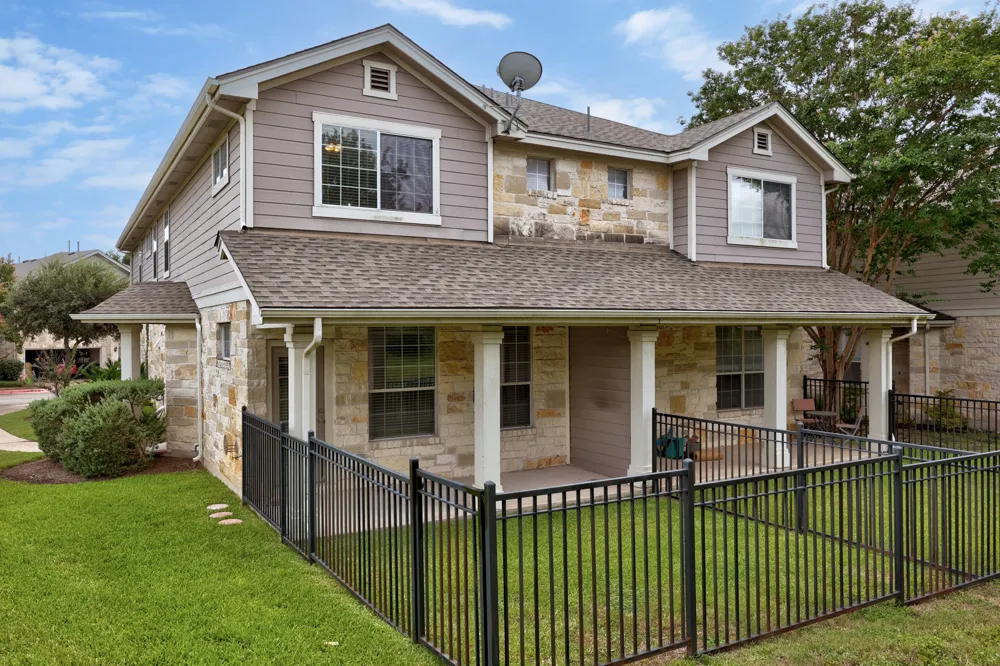 1900 Scofield Ridge Parkway #1202 Austin, TX 78727