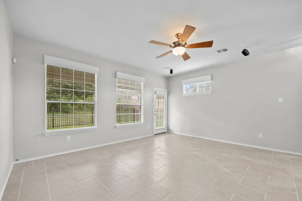 1900 Scofield Ridge Parkway #1202 Austin, TX 78727