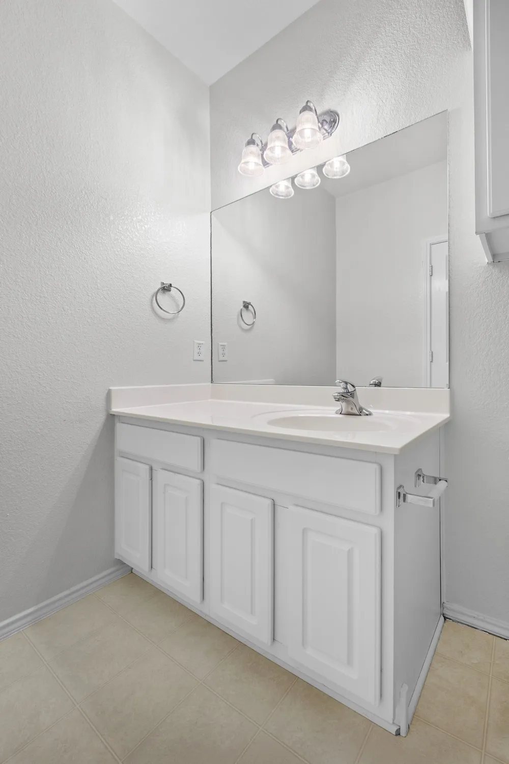1900 Scofield Ridge Parkway #1202 Austin, TX 78727