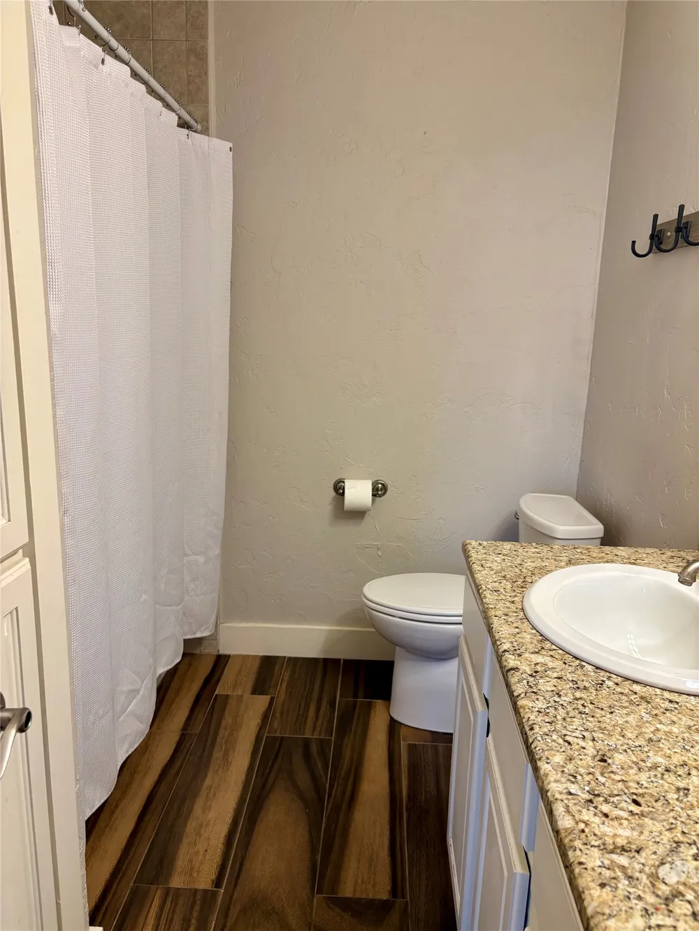 221 La Jolla Drive Athens, TX 75751