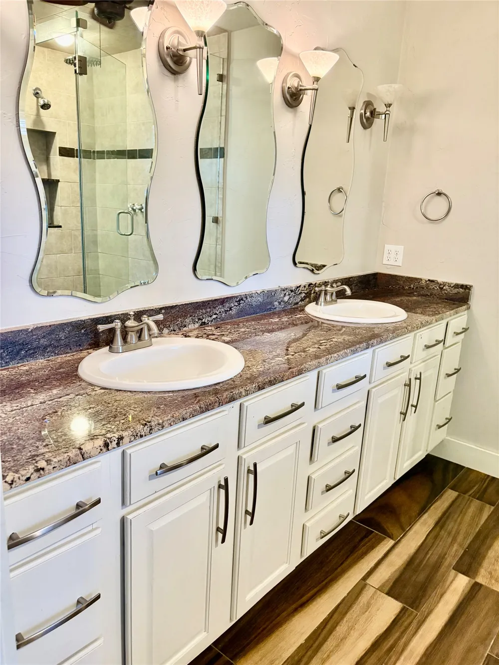 221 La Jolla Drive Athens, TX 75751