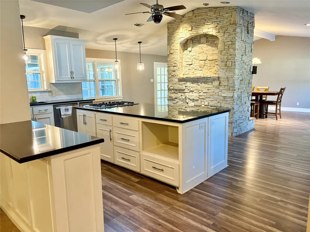 221 La Jolla Drive Athens, TX 75751