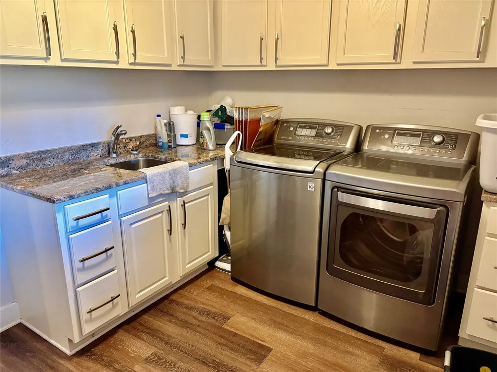 221 La Jolla Drive Athens, TX 75751